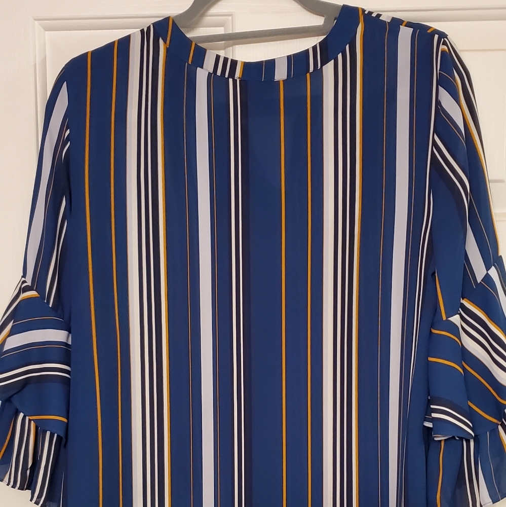 Blouse - Picture 2 of 4